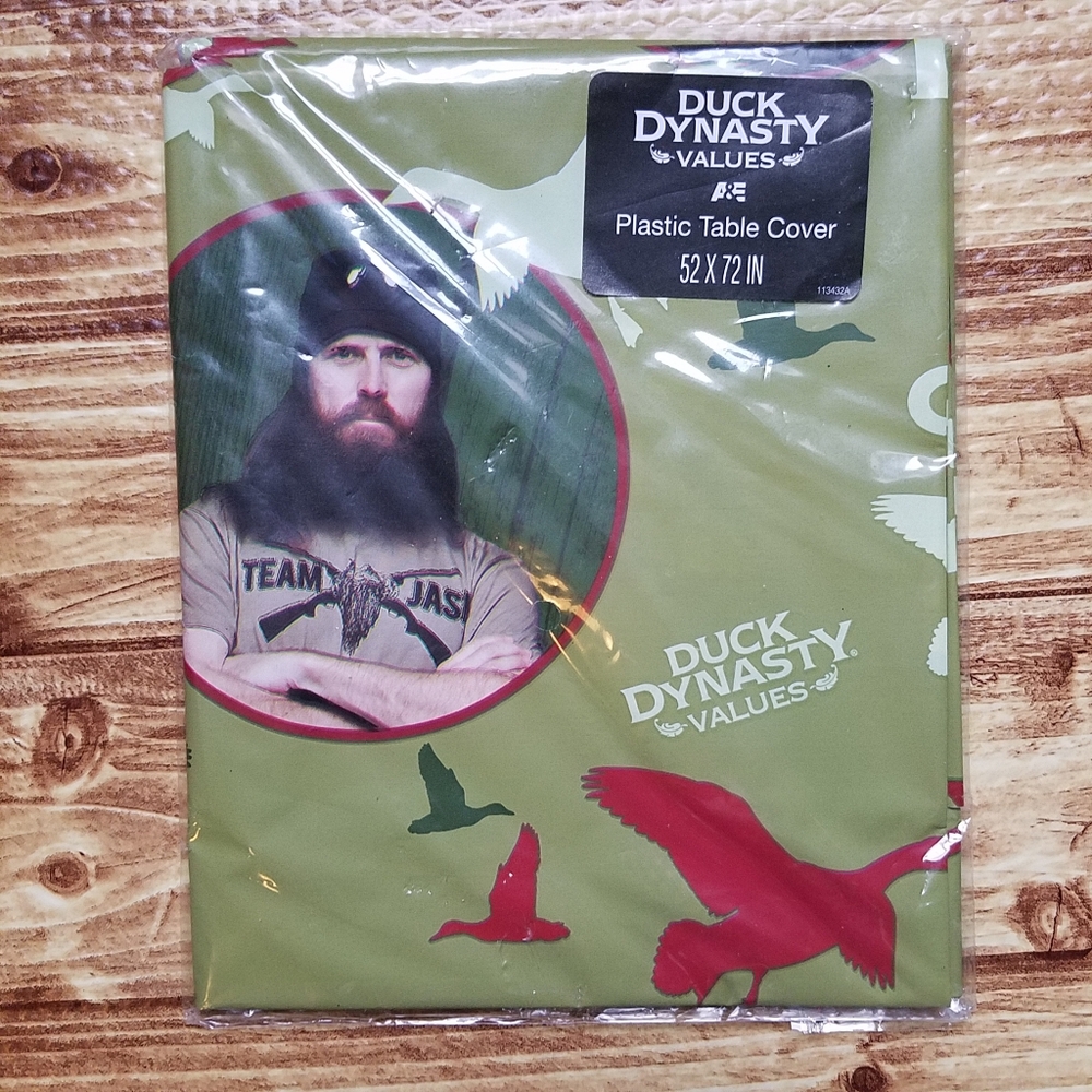 Duck Dynasty Values Green Red Plastic Table Cover Christmas 52x72 Party Revival